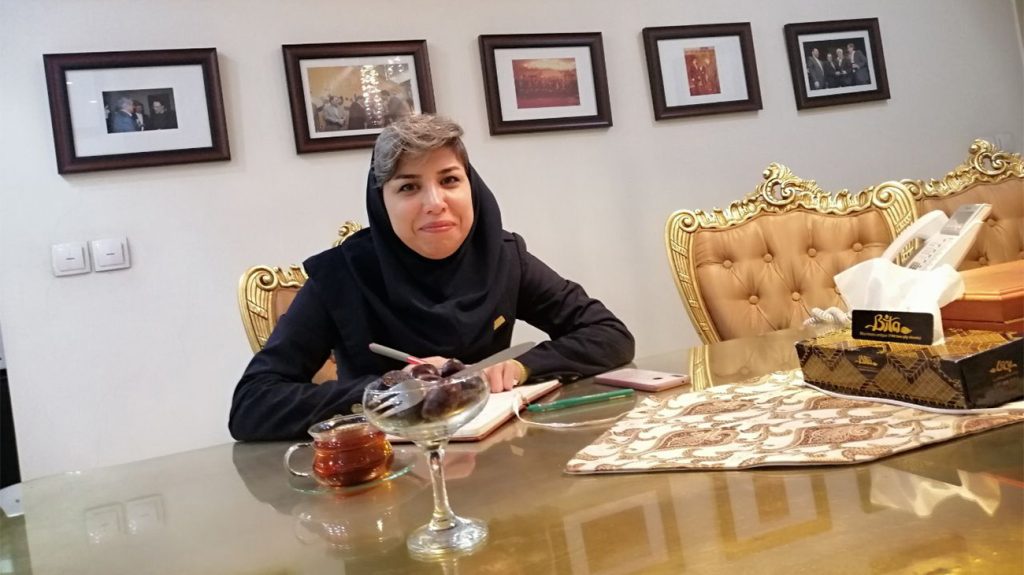 درباره من الناز خاوری
